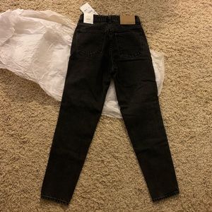 SOLD Zara Black High Rise Mom Jeans (NWT)